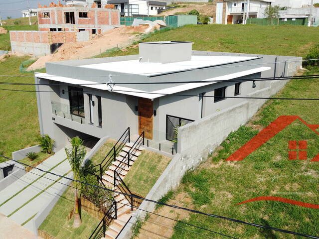 #0090 - Casa em condomínio para Venda em Santana de Parnaíba - SP